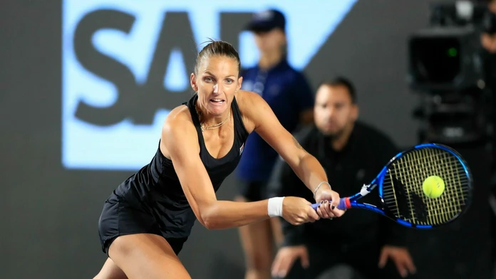 Česká tenistka Karolína Plíšková počas zápasu proti Španielke Garbine Muguruzovej.