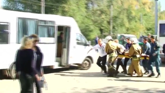 Pri útoku na Kryme zahynulo 19 ľudí.