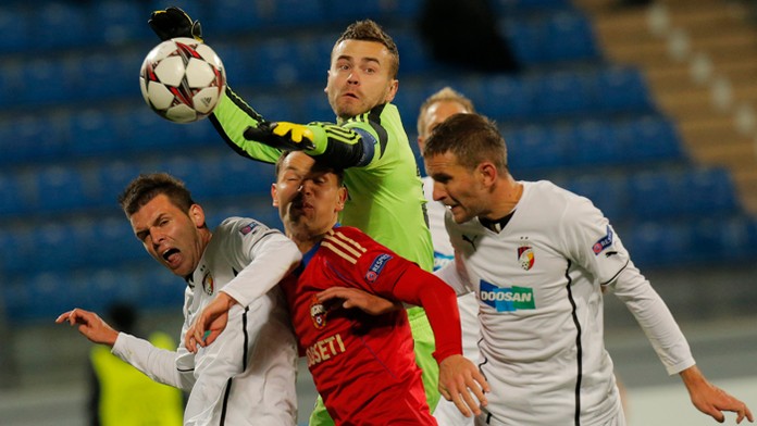 Marek Bakoš (vpravo) na archívnej snímke, úplne vľavo Michal Ďuriš.