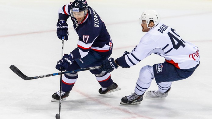 Slovanista Ľubomír Višňovský a Alexandre Bolduc HC Slovan Bratislava - Medveščak Záhreb.