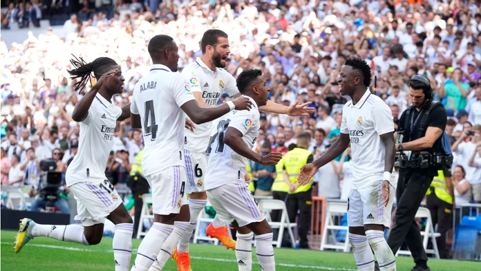 Real Madrid vyhral mestské derby na pôde Atlética, Barcelona pohodlne porazila Elche