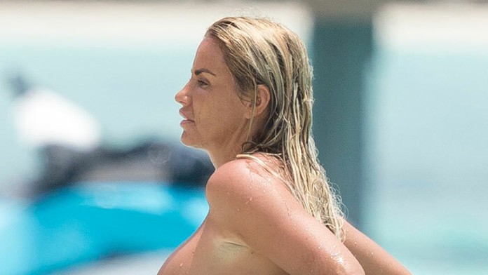 Katie Price na dovolenke na Maldivách