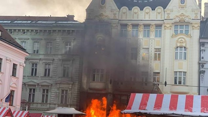 Požiar na vianočných trhoch.