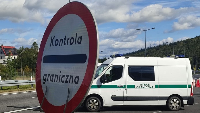 Predĺženie kontrol na hraniciach so Slovenskom oznámili ďalšie dva štáty. Potrvajú až do novembra