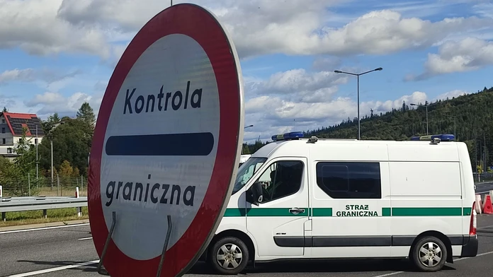 Predĺženie kontrol na hraniciach so Slovenskom oznámili ďalšie dva štáty. Potrvajú až do novembra