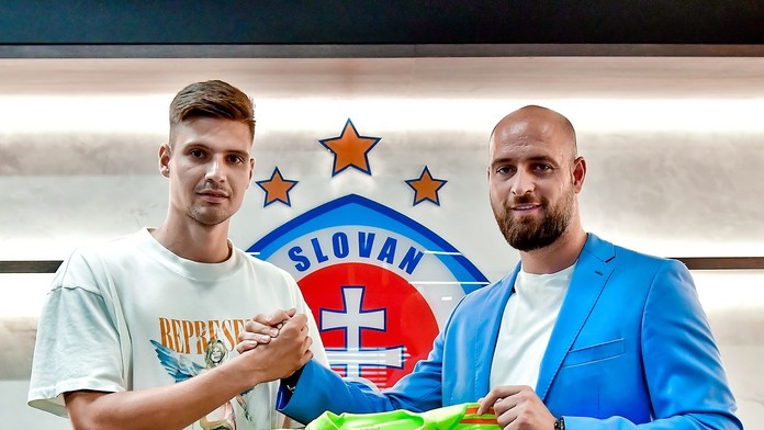 Slovan lovil u najväčšieho konkurenta. Novou posilou belasých je mladý slovenský brankár