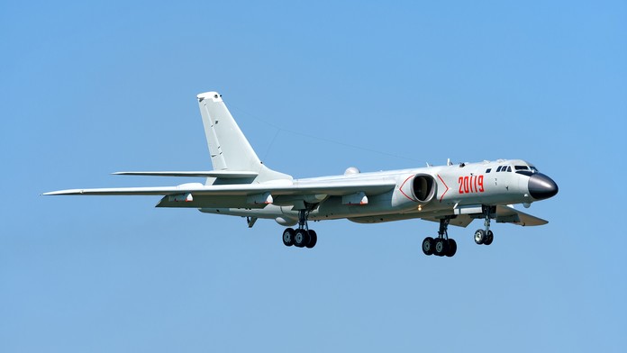 Čínsky bombardér.