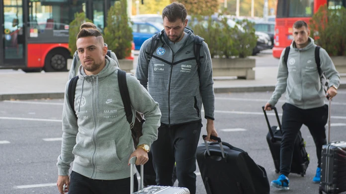 Slovenskí futbalisti odleteli do Švédska