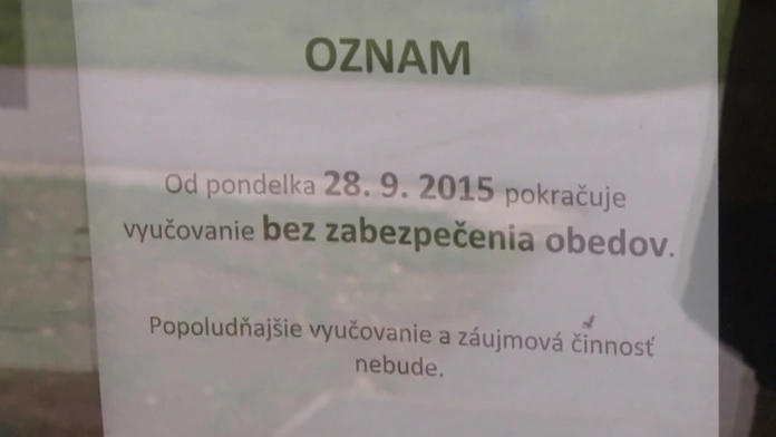 Oznam na škole v Prešove, kde bola salmonelóza.