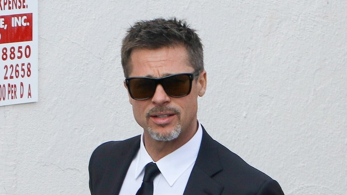 Priatelia sa boja o Brada Pitta. Ide mu o život