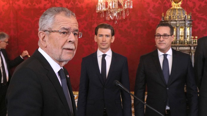 Tony na cestách spoznal priateľku Tatianu. 