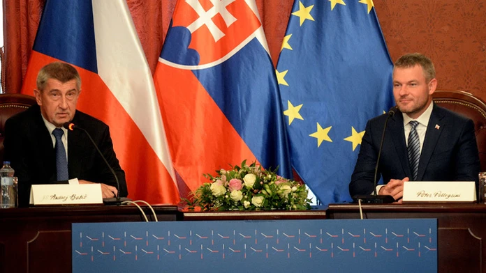 Premiéri Andrej Babiš a Peter Pellegrini.