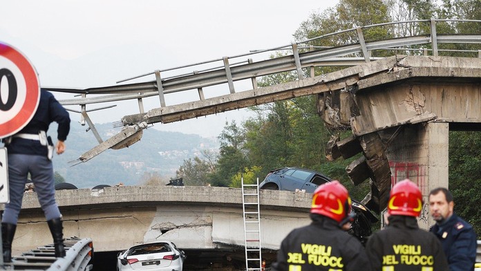 Pri Miláne sa zrútil nadjazd