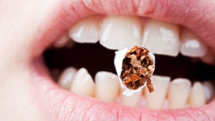 Cigarety škodia zubom i sklovine