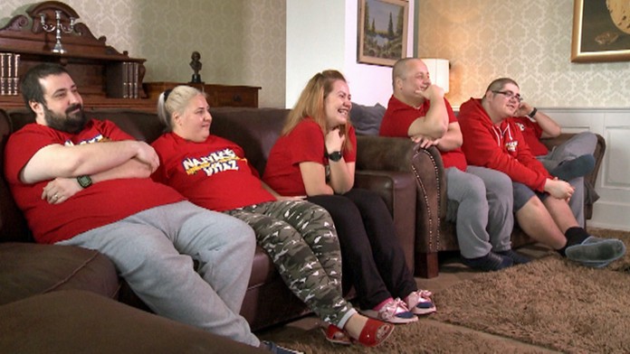 Červený tím pri pozeraní odkaz od blízkych