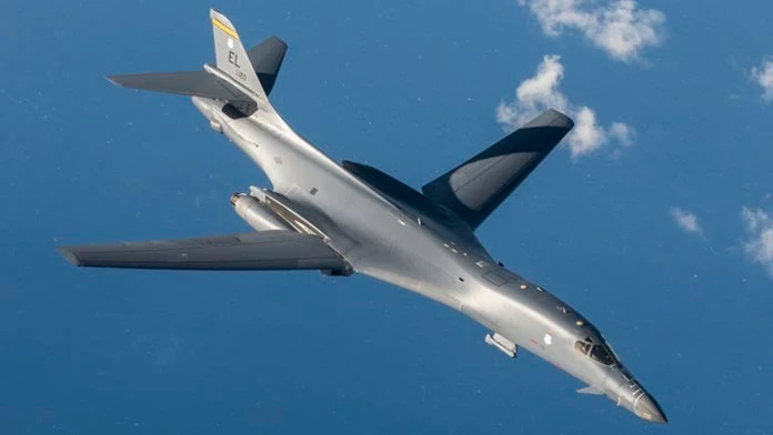Americký strategický bombardér B-1B Lancer. 