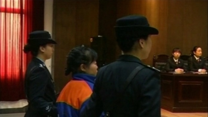 Pôrodníčka Čang Šu-sia sa pred súdom priznala, že kradla deti z nemocnice, kde pracovala, a predávala ich priekupníkom