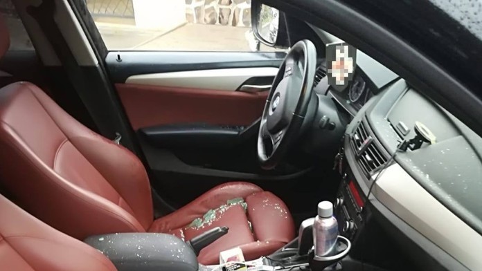 Auto z miesta činu.