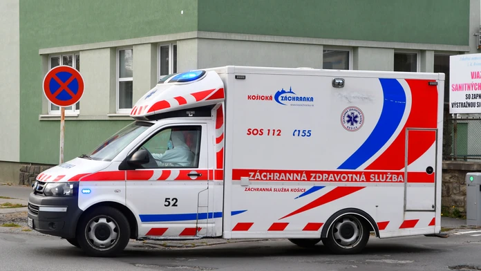 Dráma v Bratislave. V Podunajských Biskupiciach niekto v pondelok ráno dobodal 30-ročného mladíka