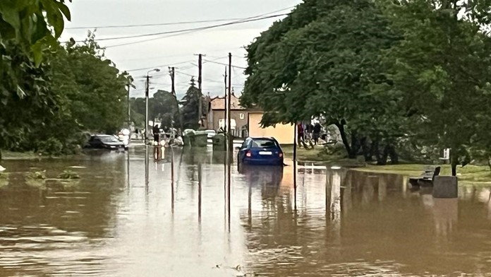 Slovákov opäť potrápia povodne. Pre tri okresy platí najvyššia výstraha
