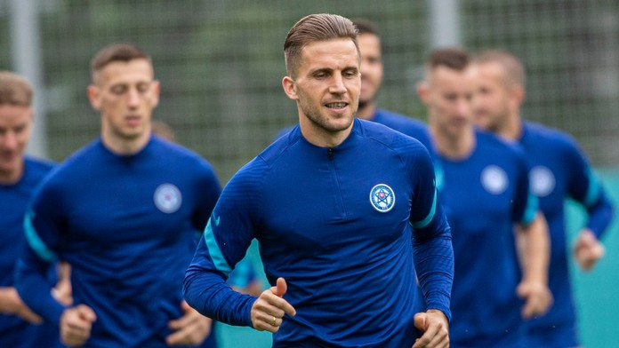 Peter Pekarík na tréningu v Petrohrade..jpg