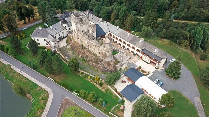 Letecký pohľad na Chateau GrandCastle.