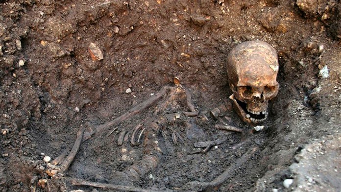 Pozostatky kráľa Richarda III., ktoré sa našli v septembri 2012 pod parkoviskom v centre mesta Leicester.