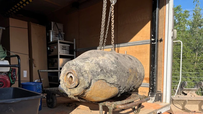 Objavili ju na tenisovom kurte. V Berlíne zneškodnili 500-kilogramovú bombu z druhej svetovej vojny