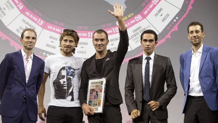 Zľava Alejandro Valverde, Peter Sagan, Ivan Basso, Alberto Contador a Vincenzo Nibali počas prezentácie Giro d'Italia 2016.