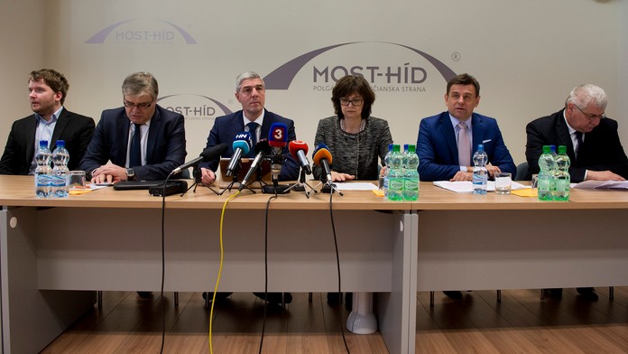 Vedenie strany Most-Híd počas tlačovej konferencie po zasadnutí Republikovej rady strany.