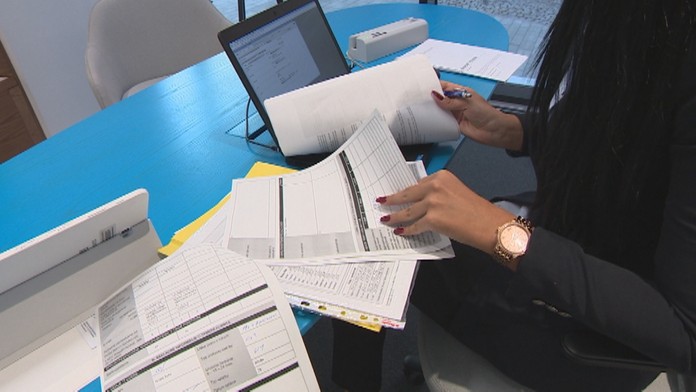 Zrážku diviaka s mladou ženou zachytila kamera