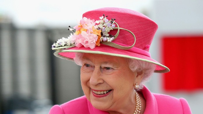 Kráľovná Alžbeta II. má 90 rokov.