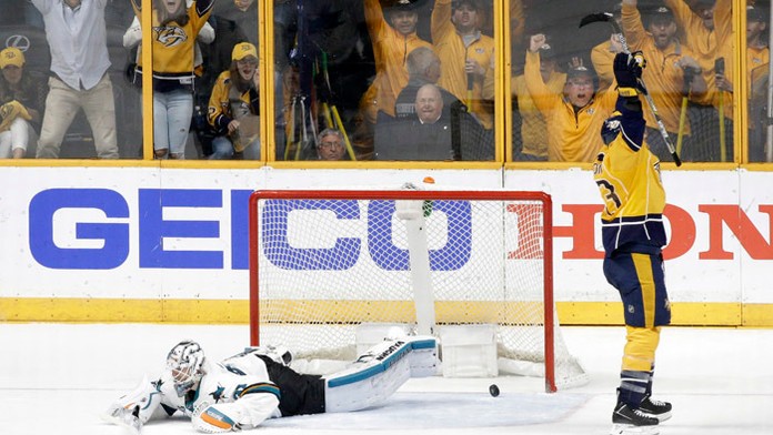 Dallas a Nashville si vynútili siedme zápasy.