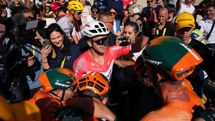 VIDEO: Holanďan Groenewegen  triumfoval v tesnom súboji. O víťazovi rozhodla cieľová fotografia