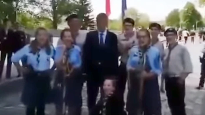 Susedov čakajú neľahké časy