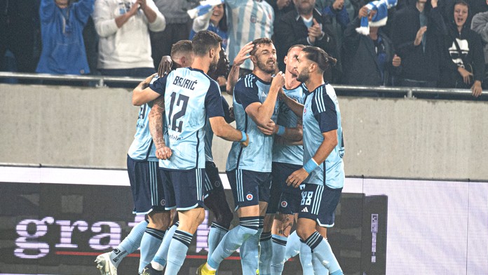 GALÉRIA: Z pokojného zápasu bola opäť dráma. Slovan sa v závere strachoval o výsledok, ale po remíze postupuje ďalej