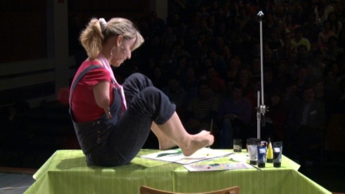 19 ZA Maluje nohami.transferweb_jpg_bez_watermarku_1.jpg