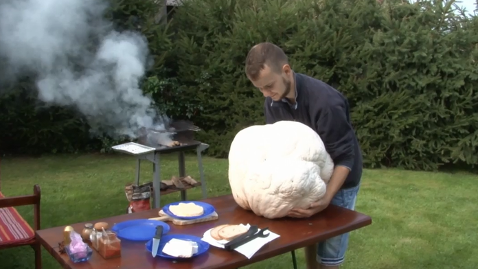 Adam sa pochválil obrovským vatovcom