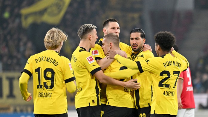 Union Berlín pokračuje v snovom ročníku. Dortmund zachraňoval tri body v hodine dvanástej
