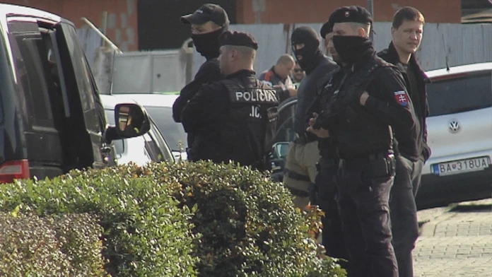Policajti.