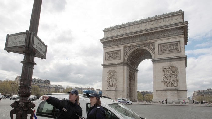 Poplach v Paríži (archív 2013).
