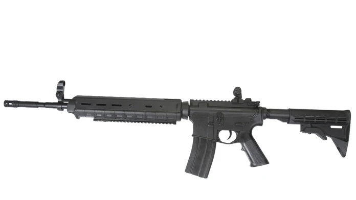 Puška M16.