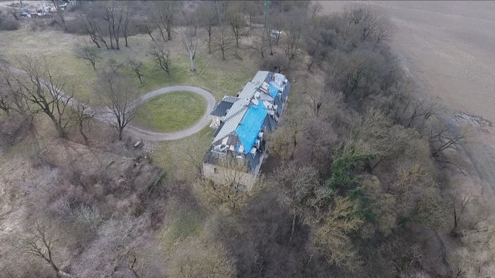 Kaštieľ v Žarnove.
