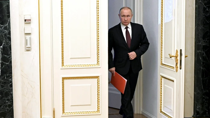 Putin nazval vedenie Ukrajiny „bandou narkomanov a neonacistov“