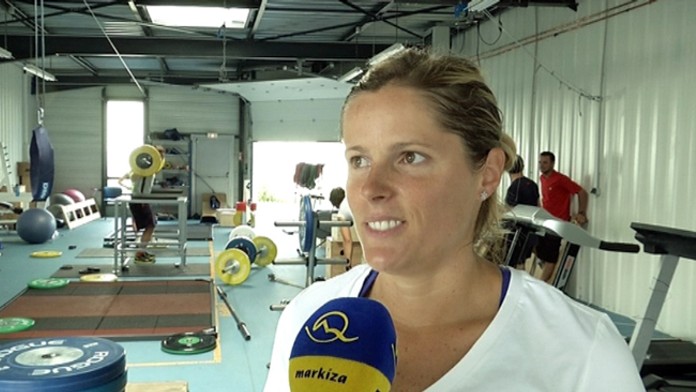 Veronika Velez-Zuzulová žije vo Francúzsku