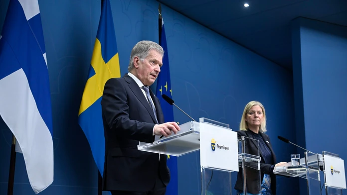 Fínsko a Švédsko podajú v stredu žiadosť o členstvo v NATO