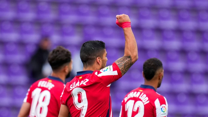 Luis Suarez sa teší z gólu.