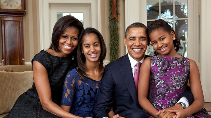 Rodina Obamovcov - Barack s dcérami Sashou a Maliou a manželkou Michelle.