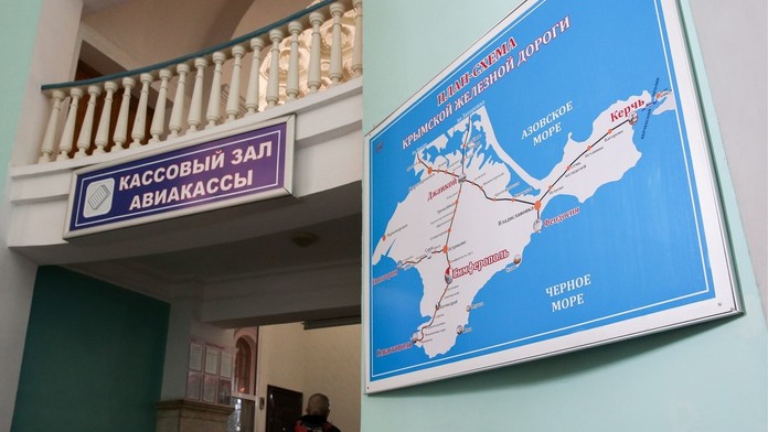 V troch mestách na Kryme sa ozvali silné výbuchy