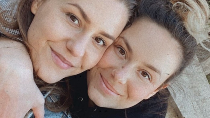 Dominika Kavaschová so sestrou Jankou